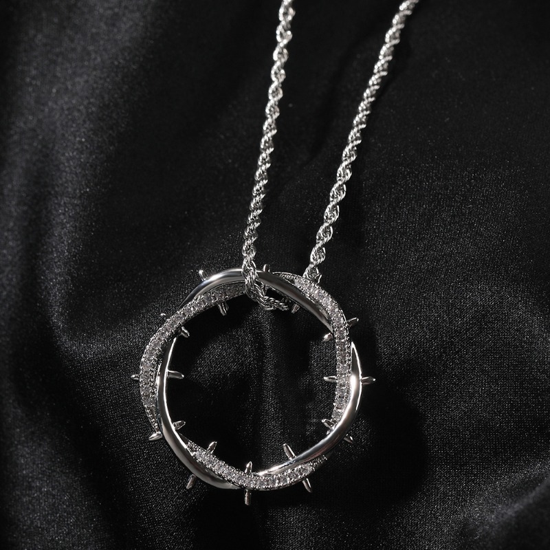 Retro Thorns Crown Pendant Nec - Streetwear Brand Accessories 评论和价格