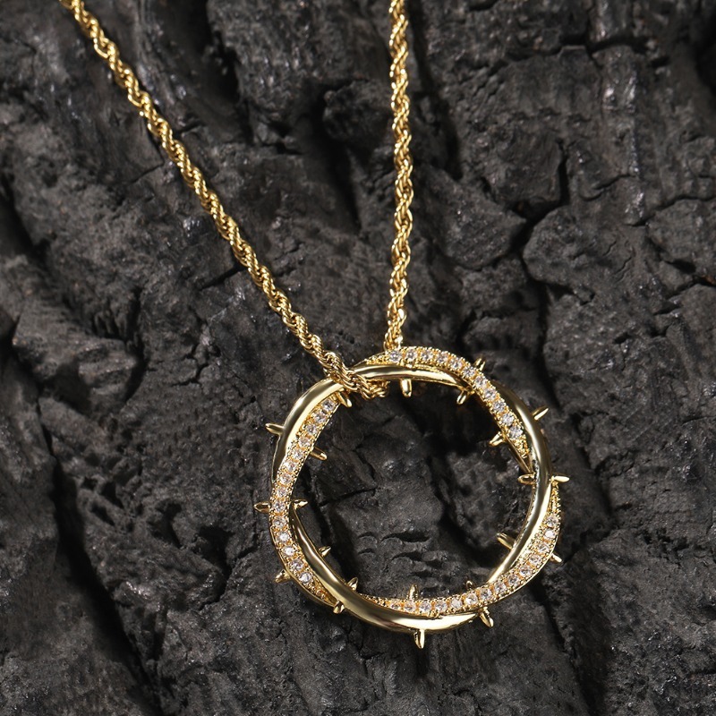 Retro Thorns Crown Pendant Nec - Streetwear Brand Accessories 评论和价格